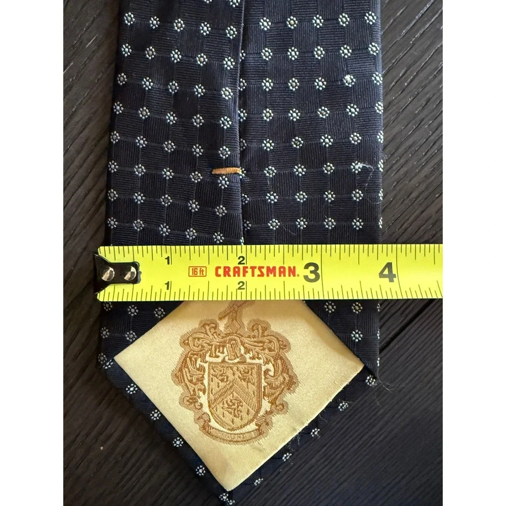 Donald J Trump Signature Collection Black Silk Geometric Floral Necktie 60 Inch